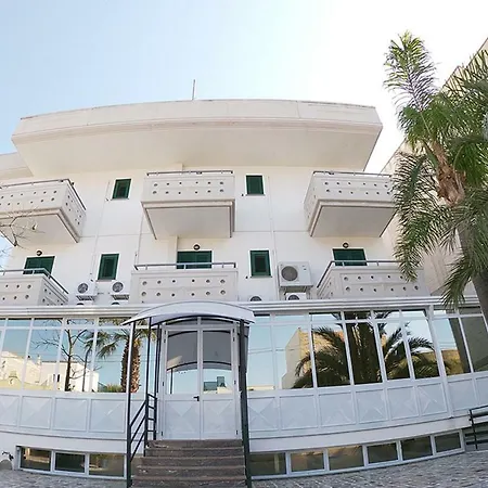 Porto Cesareo Hotel Otel 3*